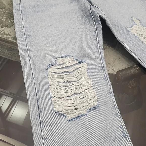 Levi's Women's Wedge Straight Light Blue Distressed Jeans New 26x28 - Picture 7 of 16